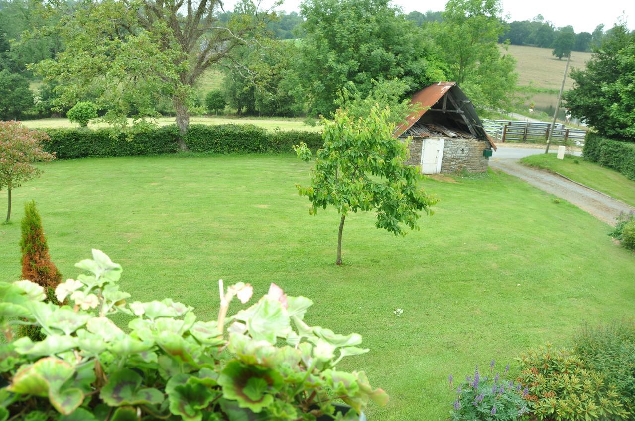 Bed and Breakfast La Ferme De Montaigu Exterior foto